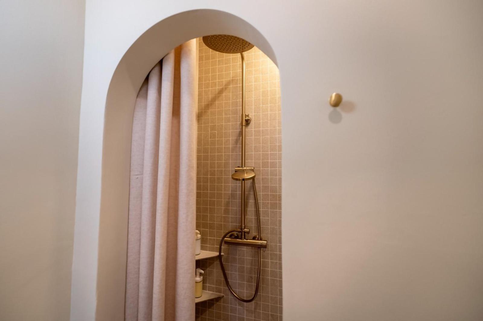 Mina Nai Apartment Ferrol Esterno foto
